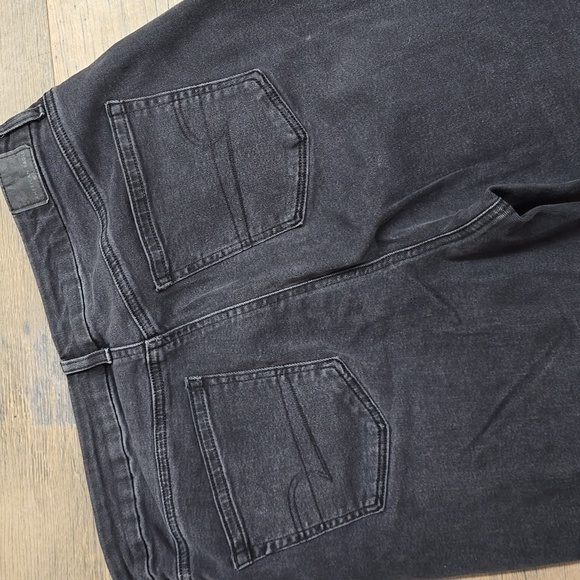 American Eagle| Curvy Mom Jeans | Size 12| Washed Black - Picture 11 of 13